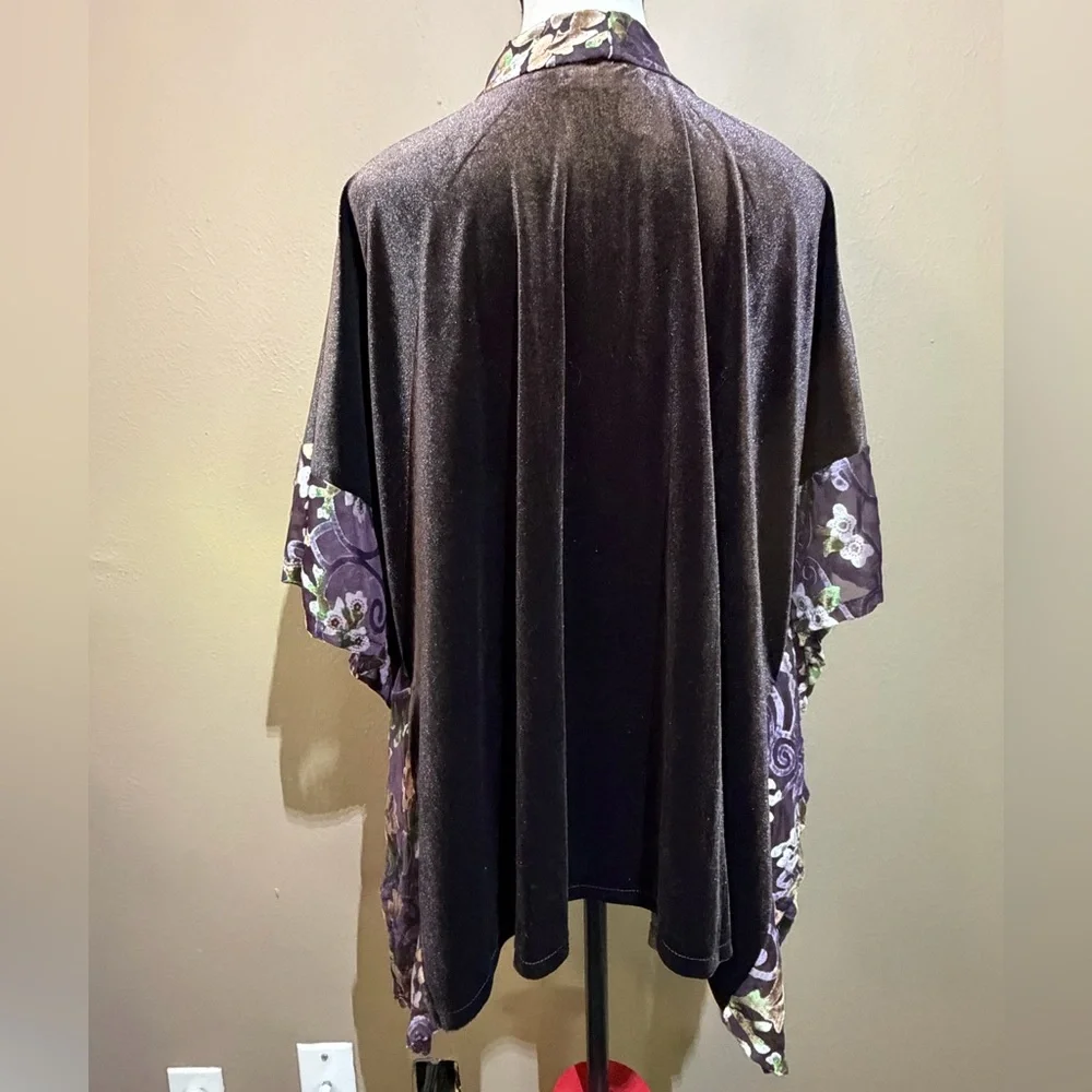Do Everything In Love O/S Floral Trim Velvet Kimono Cardigan - Picture 6 of 8